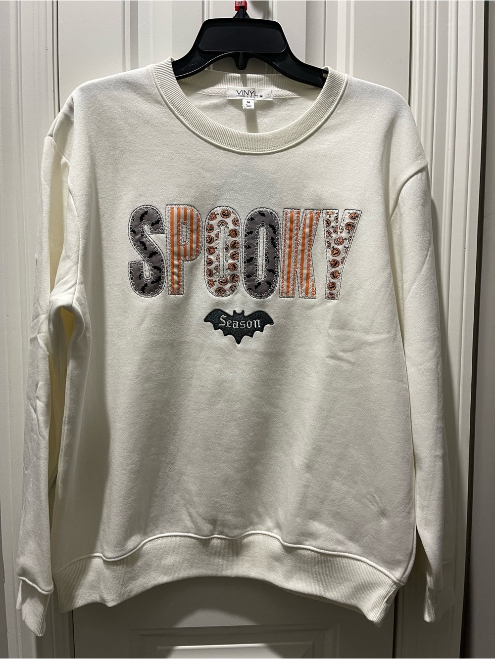 VINYL Women’s Cream 'Spooky' Graphic Crewneck Sweatshirt